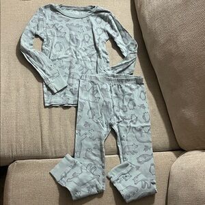 💙5 for $10💙 Carters Pajamas Set Arctic animals 5t